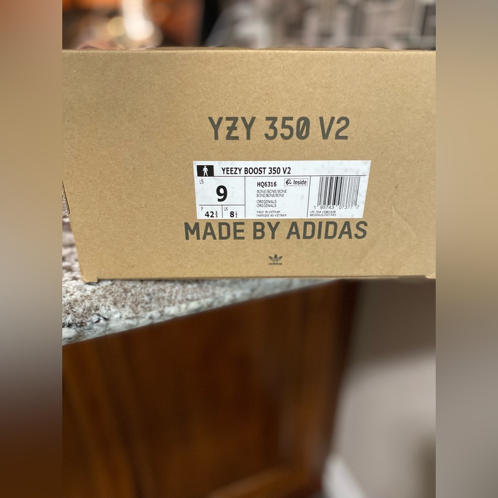 **NWT** Yeezy Boost 350 V2 Men’s - Picture 8 of 10